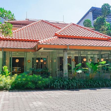 Capital O 1616 Setiabudhi Indah Hotel Bandung Exterior foto